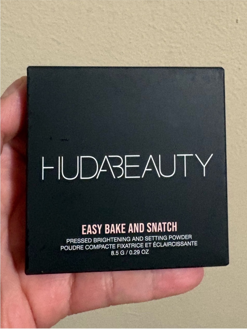 Huda Beauty Easy Bake and Snatch Pressed Brightening & Setting Powder POUND CAKE